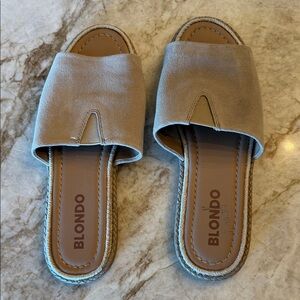 Blondo Women's Beige Suede Mules